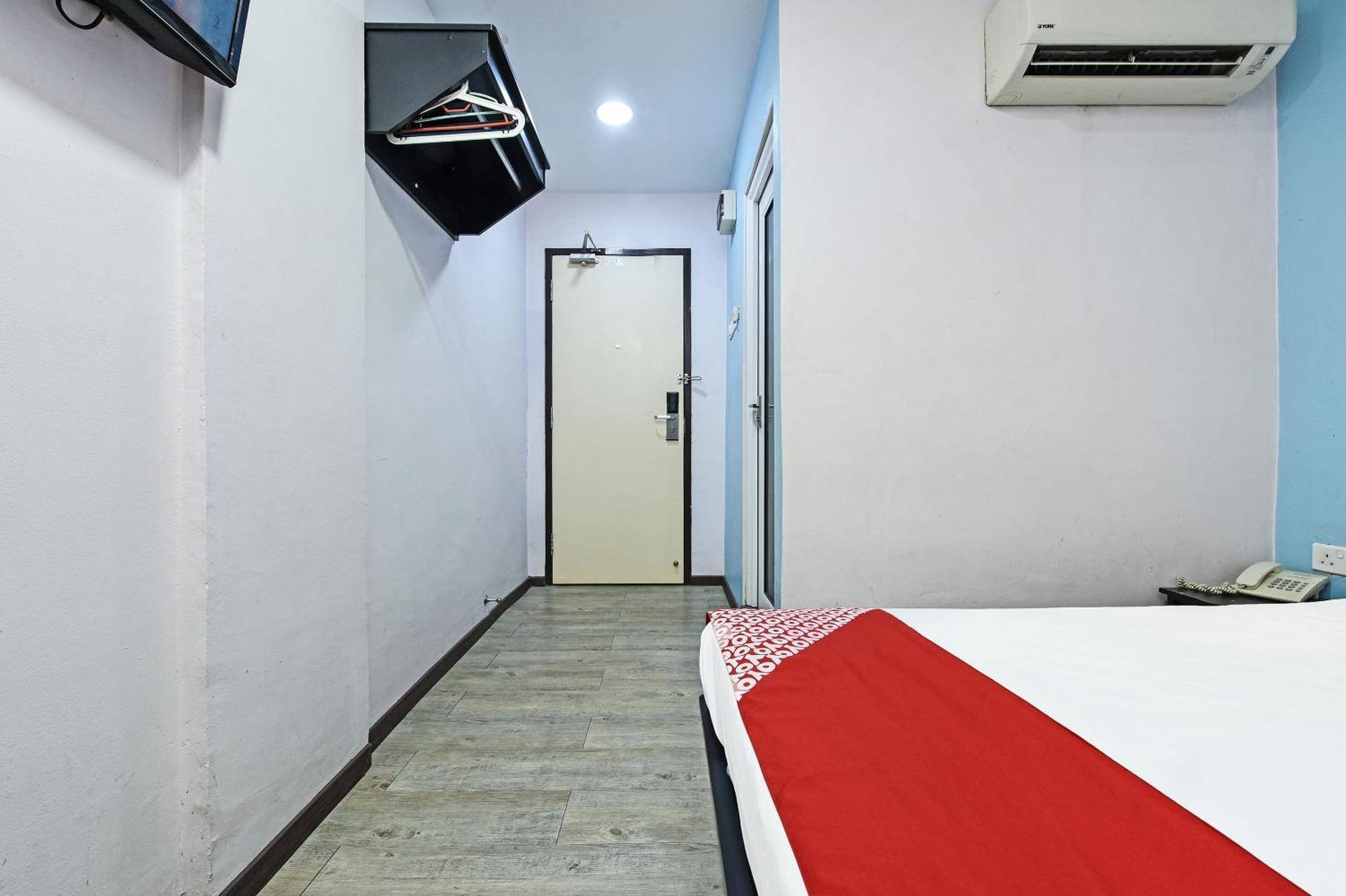 Super Oyo 992 Orange Hotel กัวลาปิลาห์ ภายนอก รูปภาพ