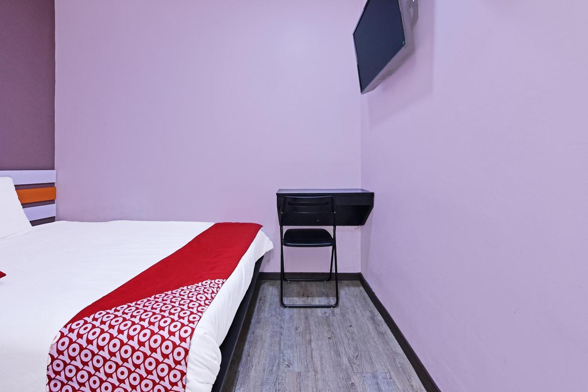 Super Oyo 992 Orange Hotel กัวลาปิลาห์ ภายนอก รูปภาพ
