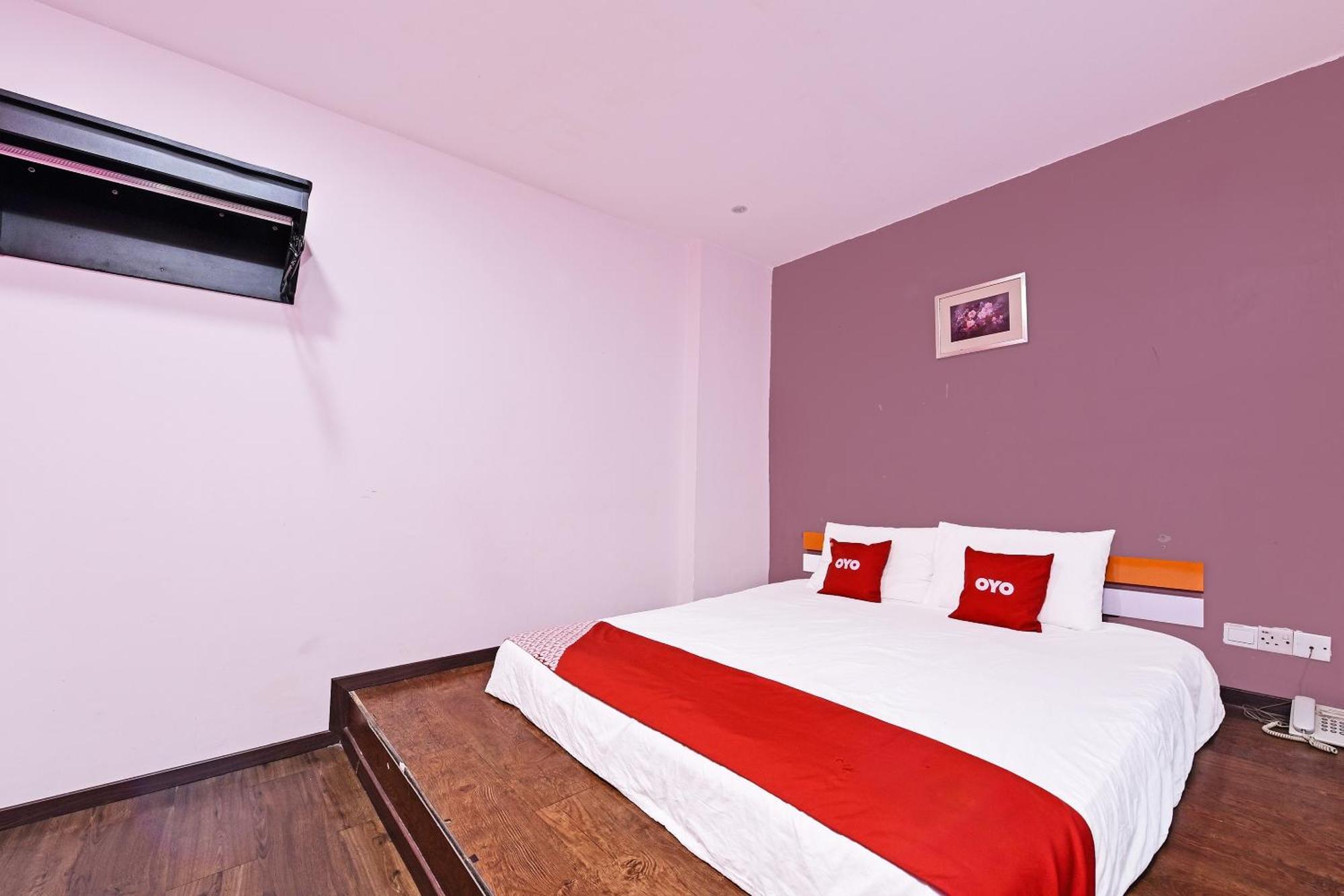 Super Oyo 992 Orange Hotel กัวลาปิลาห์ ภายนอก รูปภาพ