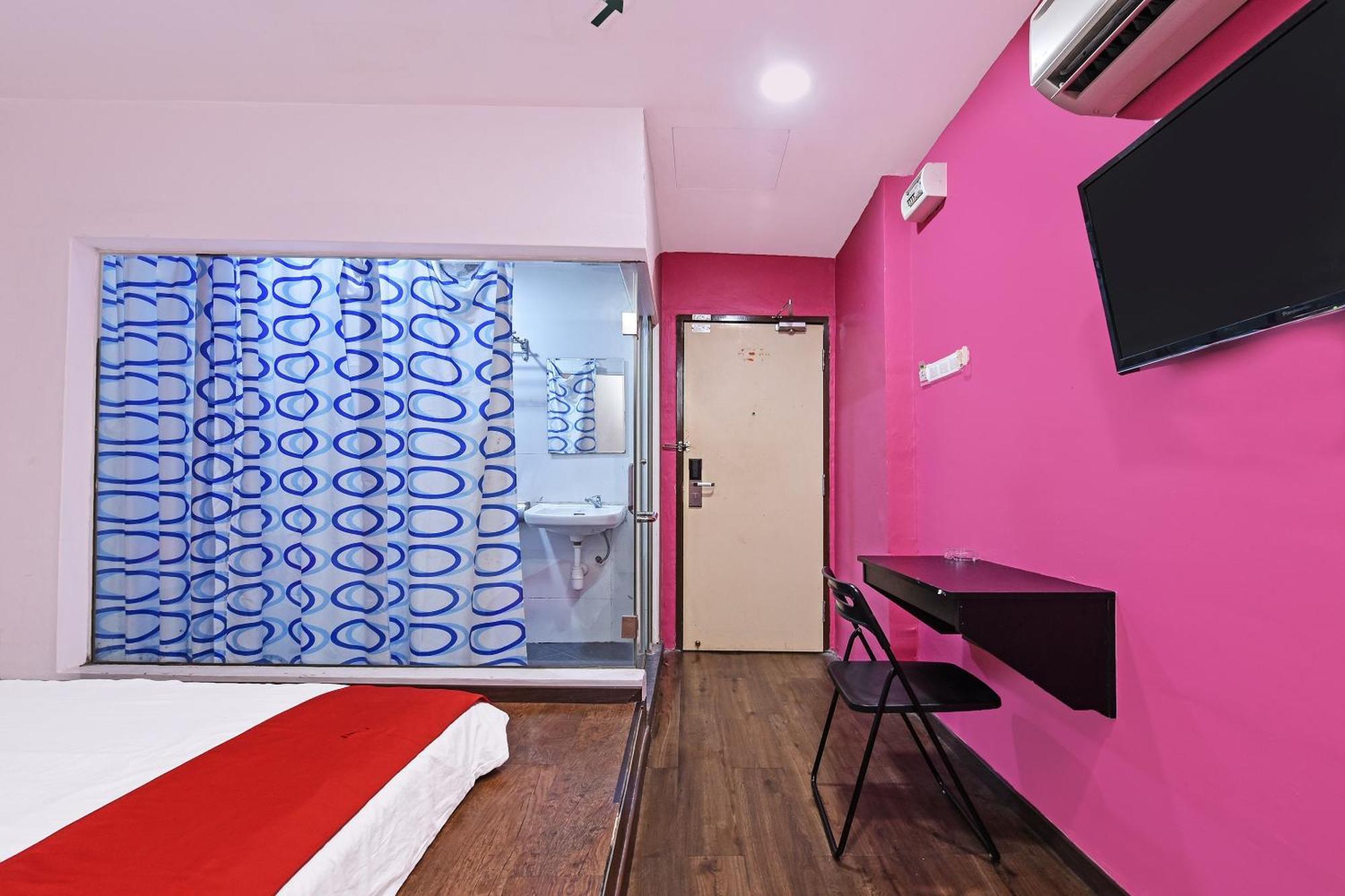 Super Oyo 992 Orange Hotel กัวลาปิลาห์ ภายนอก รูปภาพ