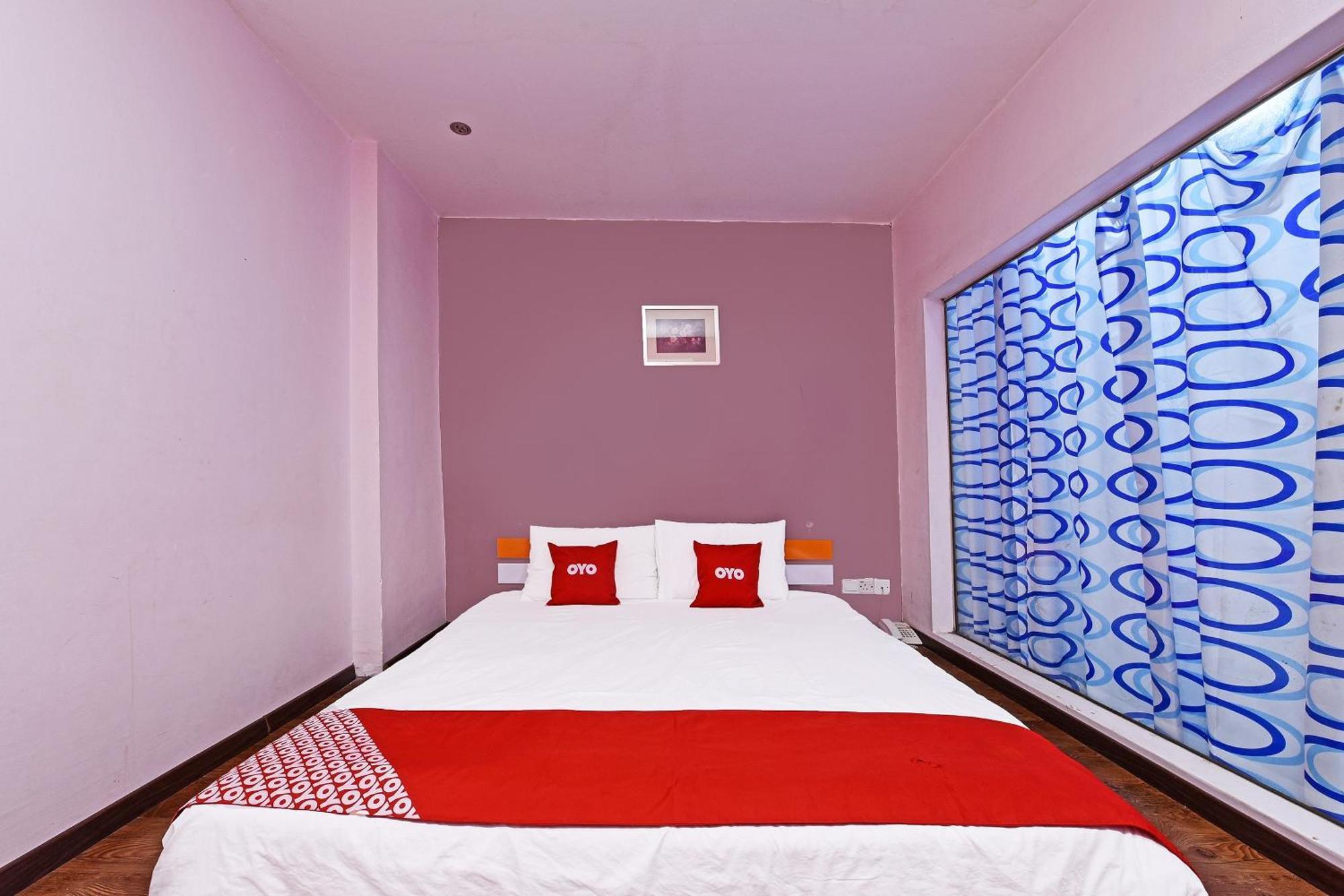 Super Oyo 992 Orange Hotel กัวลาปิลาห์ ภายนอก รูปภาพ