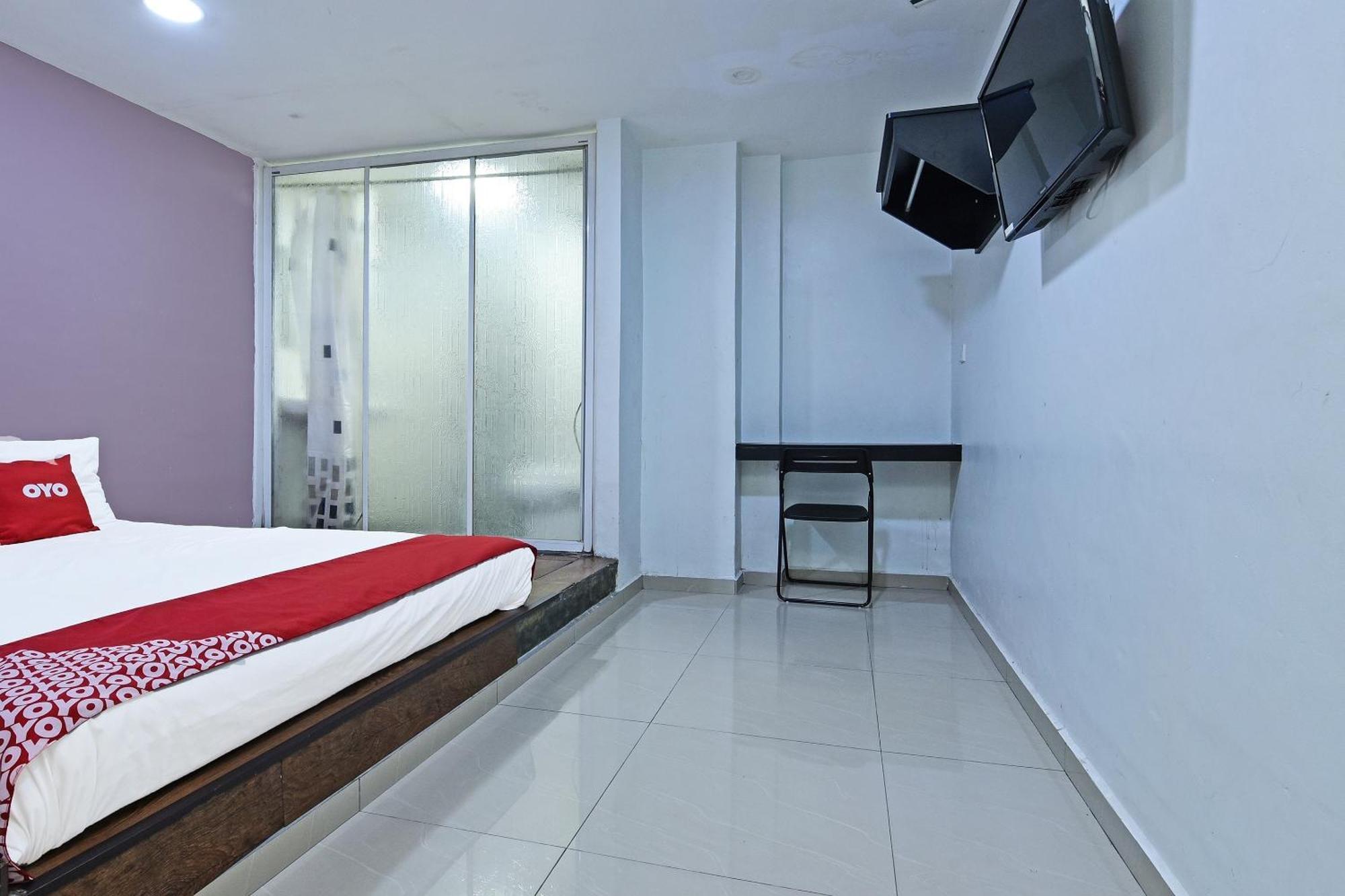 Super Oyo 992 Orange Hotel กัวลาปิลาห์ ภายนอก รูปภาพ