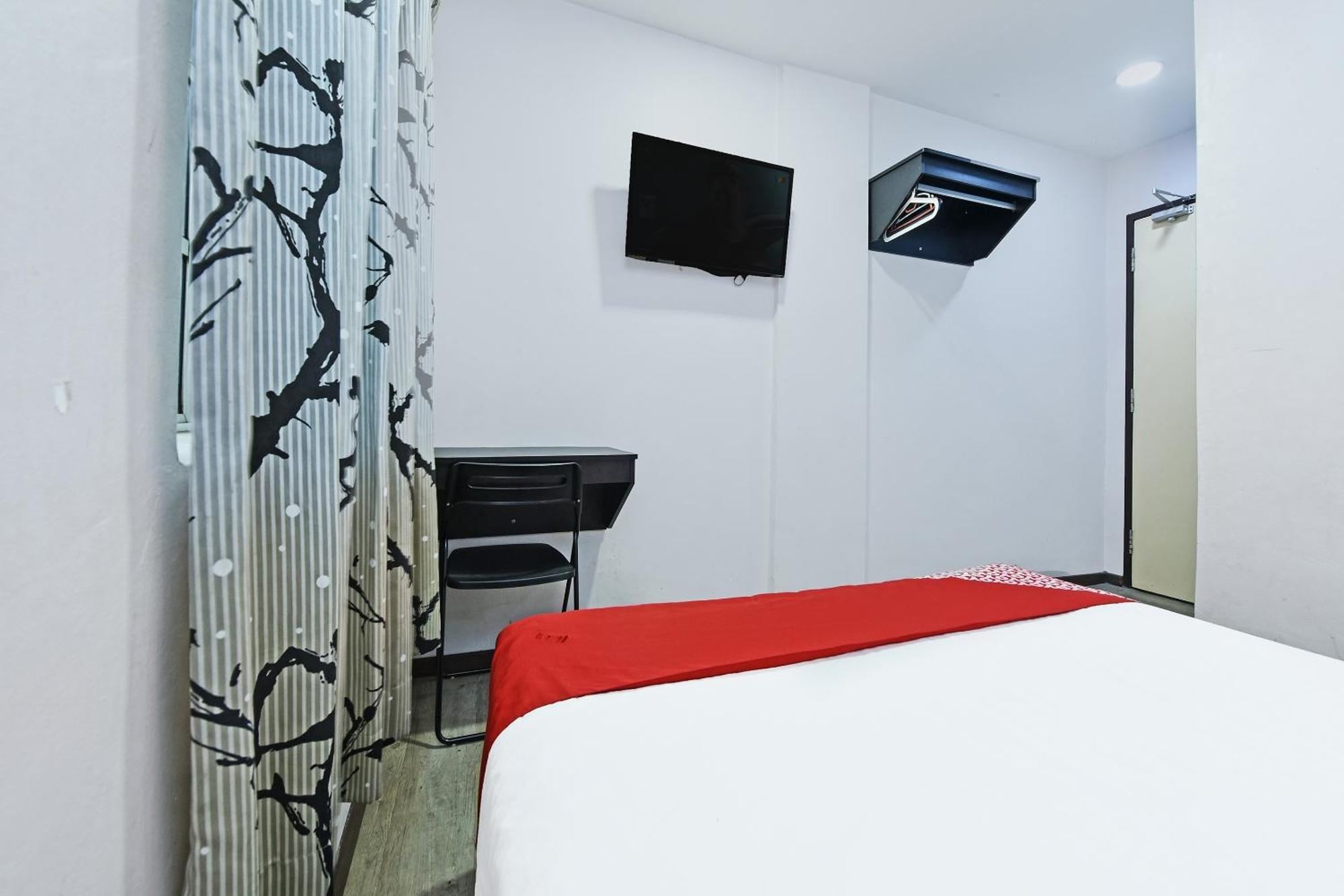 Super Oyo 992 Orange Hotel กัวลาปิลาห์ ภายนอก รูปภาพ