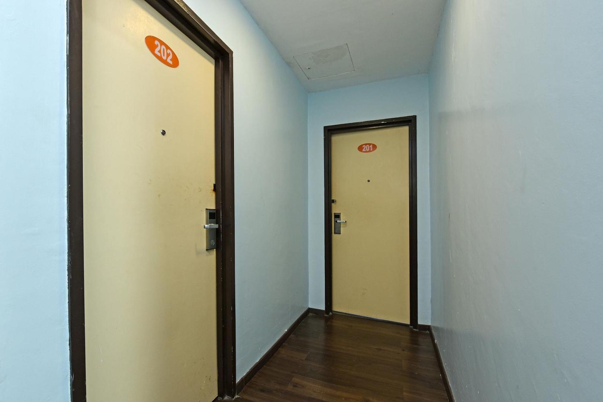 Super Oyo 992 Orange Hotel กัวลาปิลาห์ ภายนอก รูปภาพ