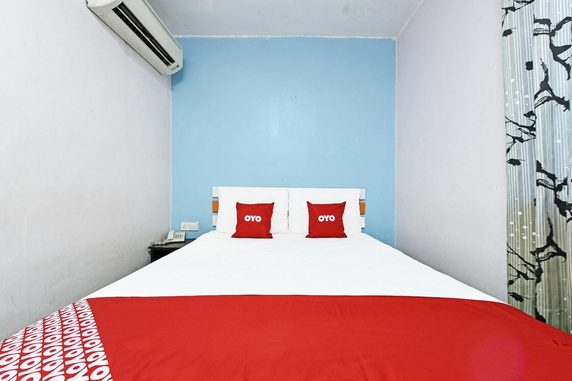 Super Oyo 992 Orange Hotel กัวลาปิลาห์ ภายนอก รูปภาพ