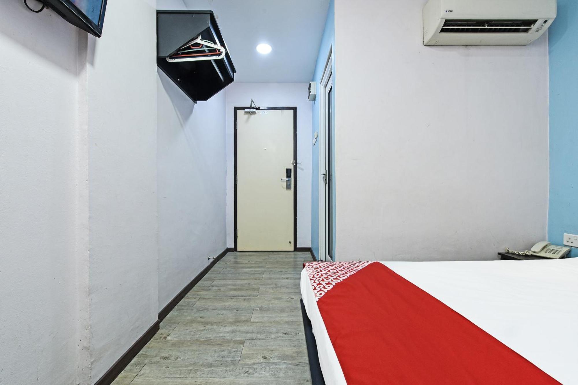 Super Oyo 992 Orange Hotel กัวลาปิลาห์ ภายนอก รูปภาพ