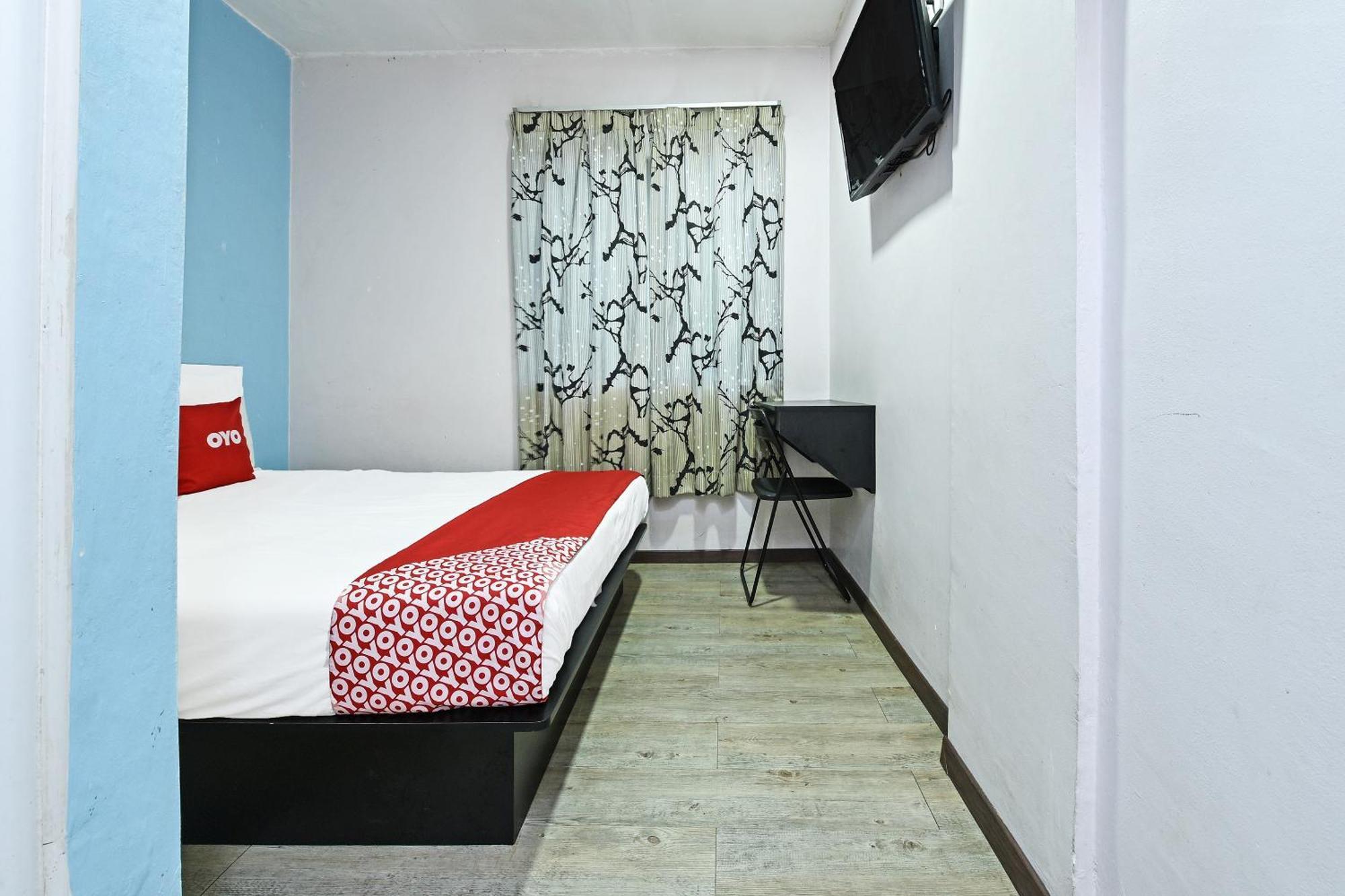Super Oyo 992 Orange Hotel กัวลาปิลาห์ ภายนอก รูปภาพ