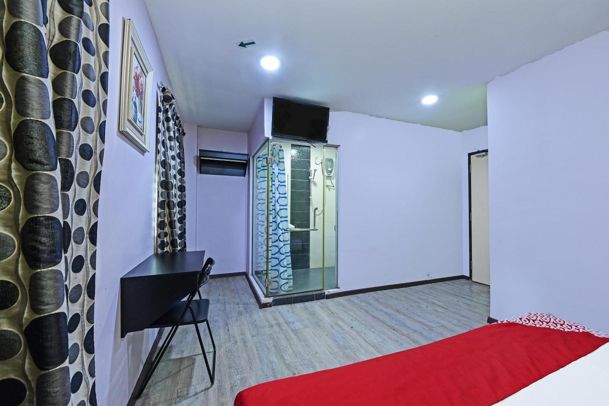 Super Oyo 992 Orange Hotel กัวลาปิลาห์ ภายนอก รูปภาพ