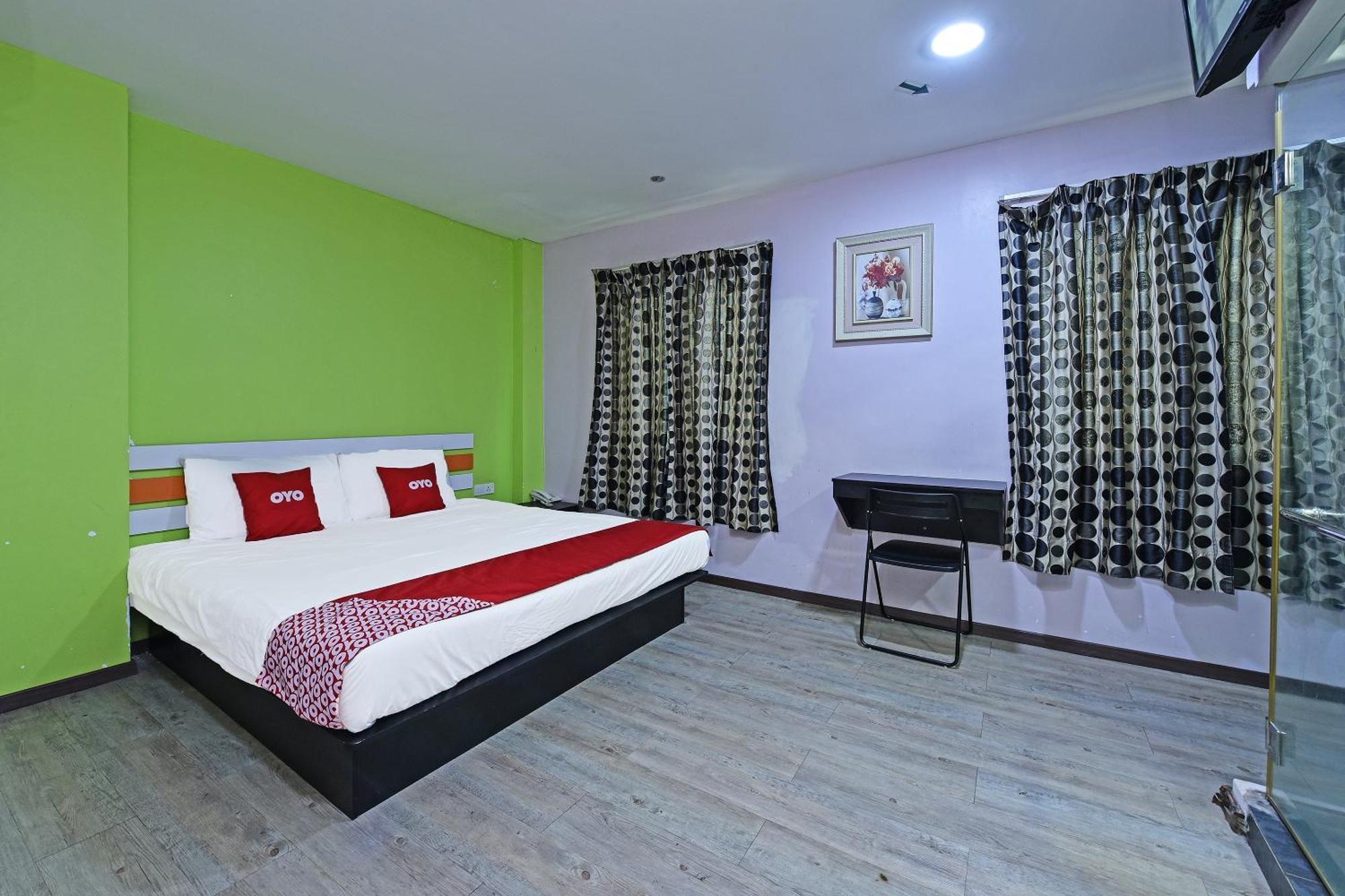 Super Oyo 992 Orange Hotel กัวลาปิลาห์ ภายนอก รูปภาพ
