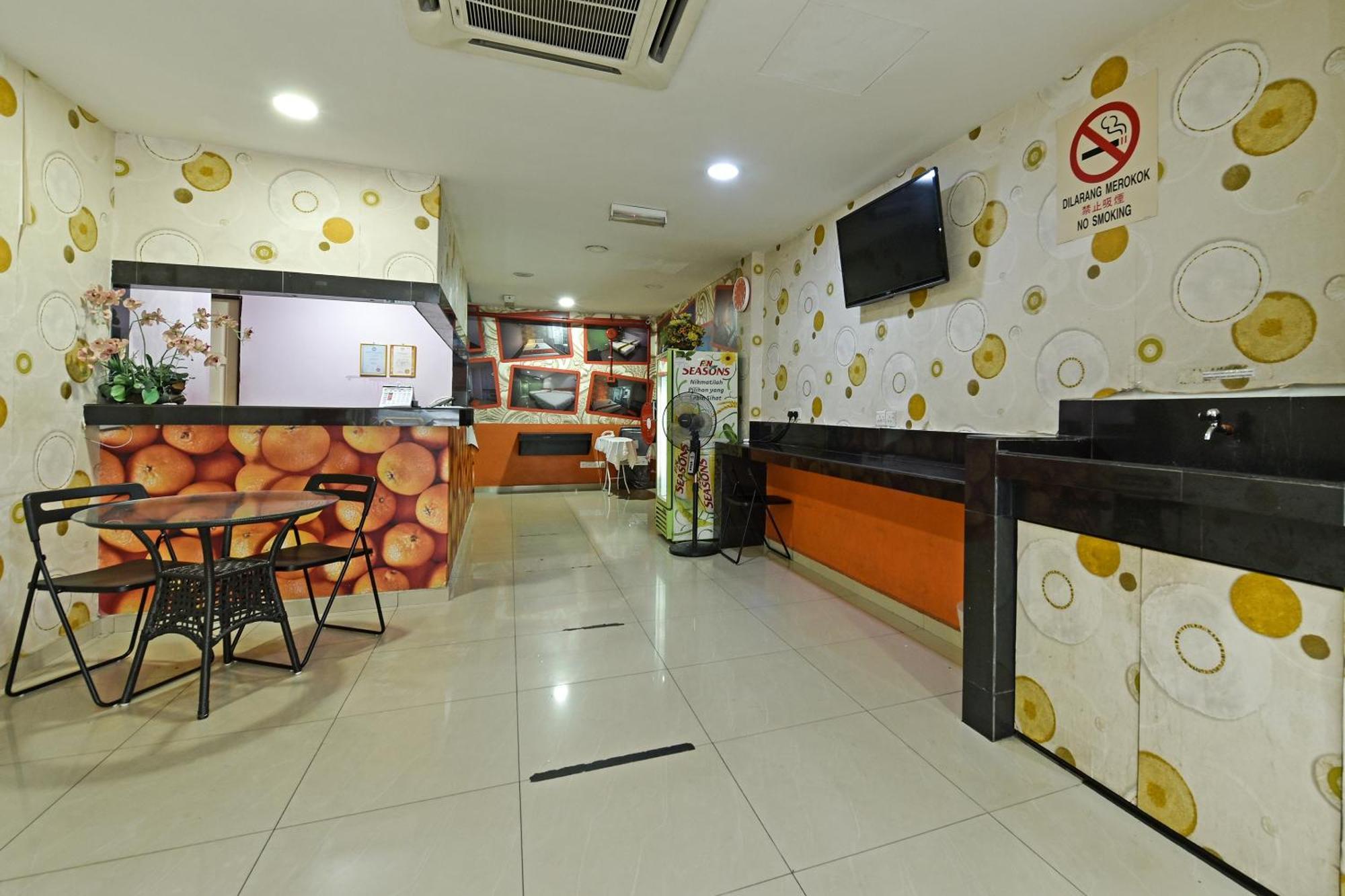 Super Oyo 992 Orange Hotel กัวลาปิลาห์ ภายนอก รูปภาพ